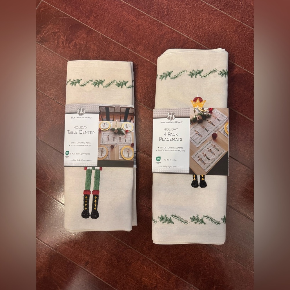 Nutcracker Table Linen Set! - Picture 5 of 5